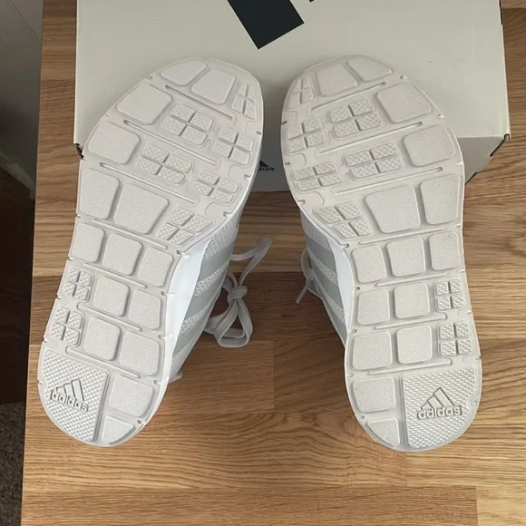 Adidas Swift Run 1.0 US 6 - Picture 6 of 8
